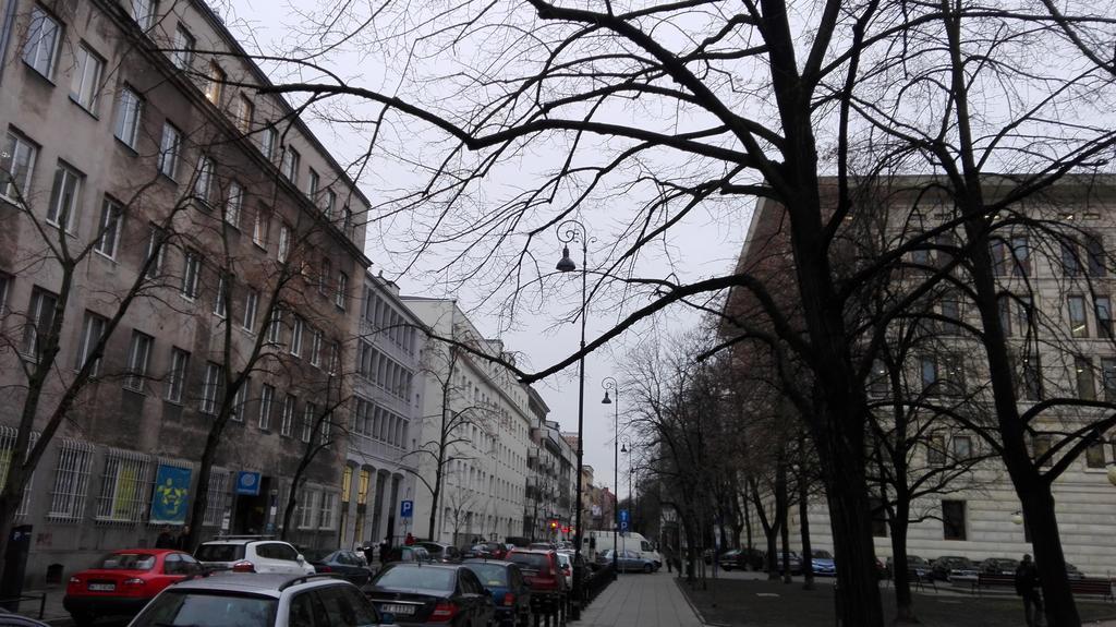 Klimatyczna Kawalerka W Centrum Warszawy Warsaw